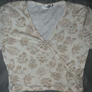 Brand:Rebellious Dreamer Size:XS Color:Cream and Tan